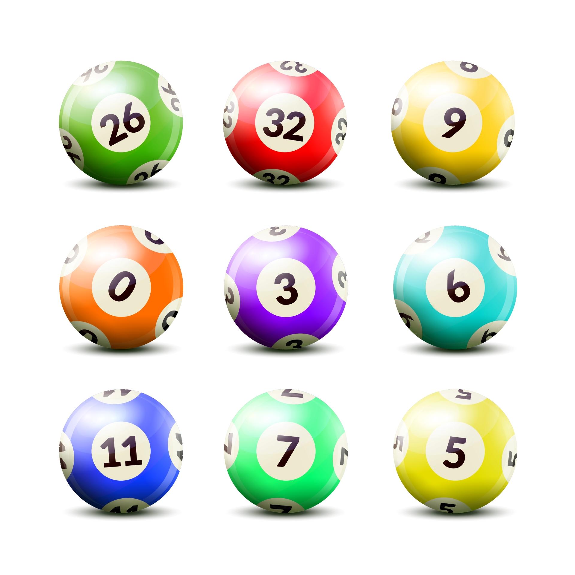 Boules de loto numerotees sur fond blanc